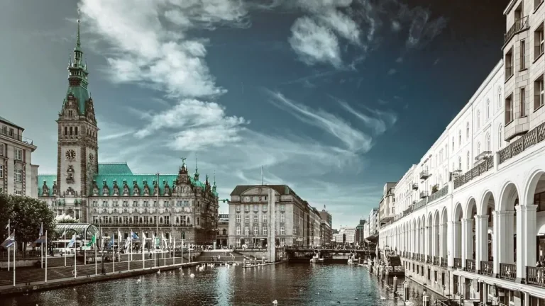 Anwalt für Arbeitsrecht in Hamburg finden