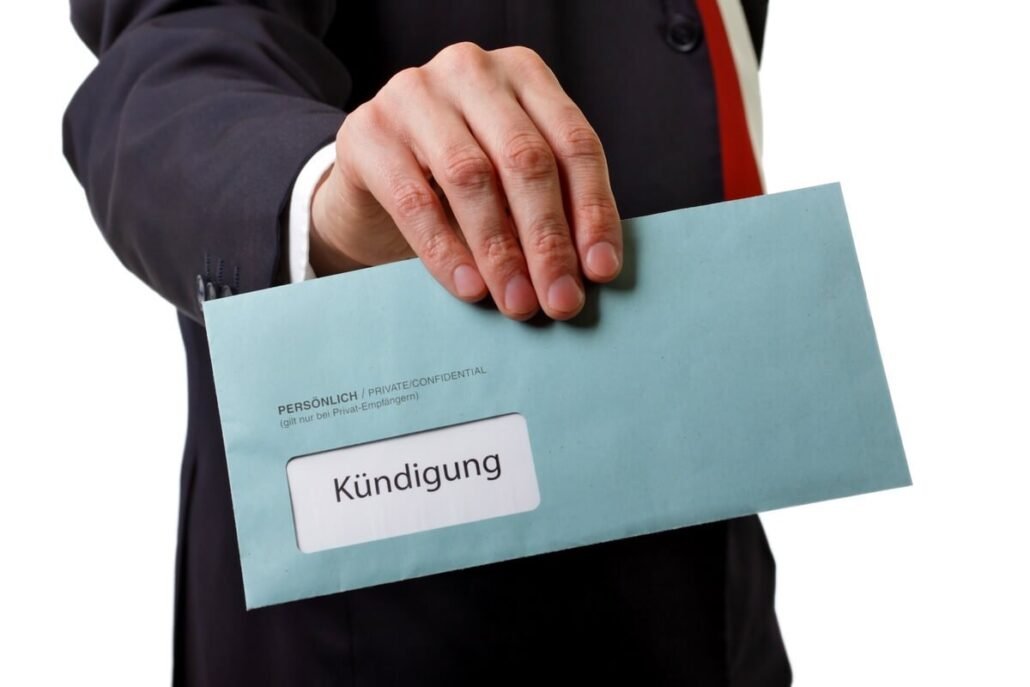 Receipt of a termination: When is a termination notice delivered on time?